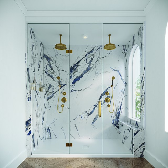 Centrar Shower Base