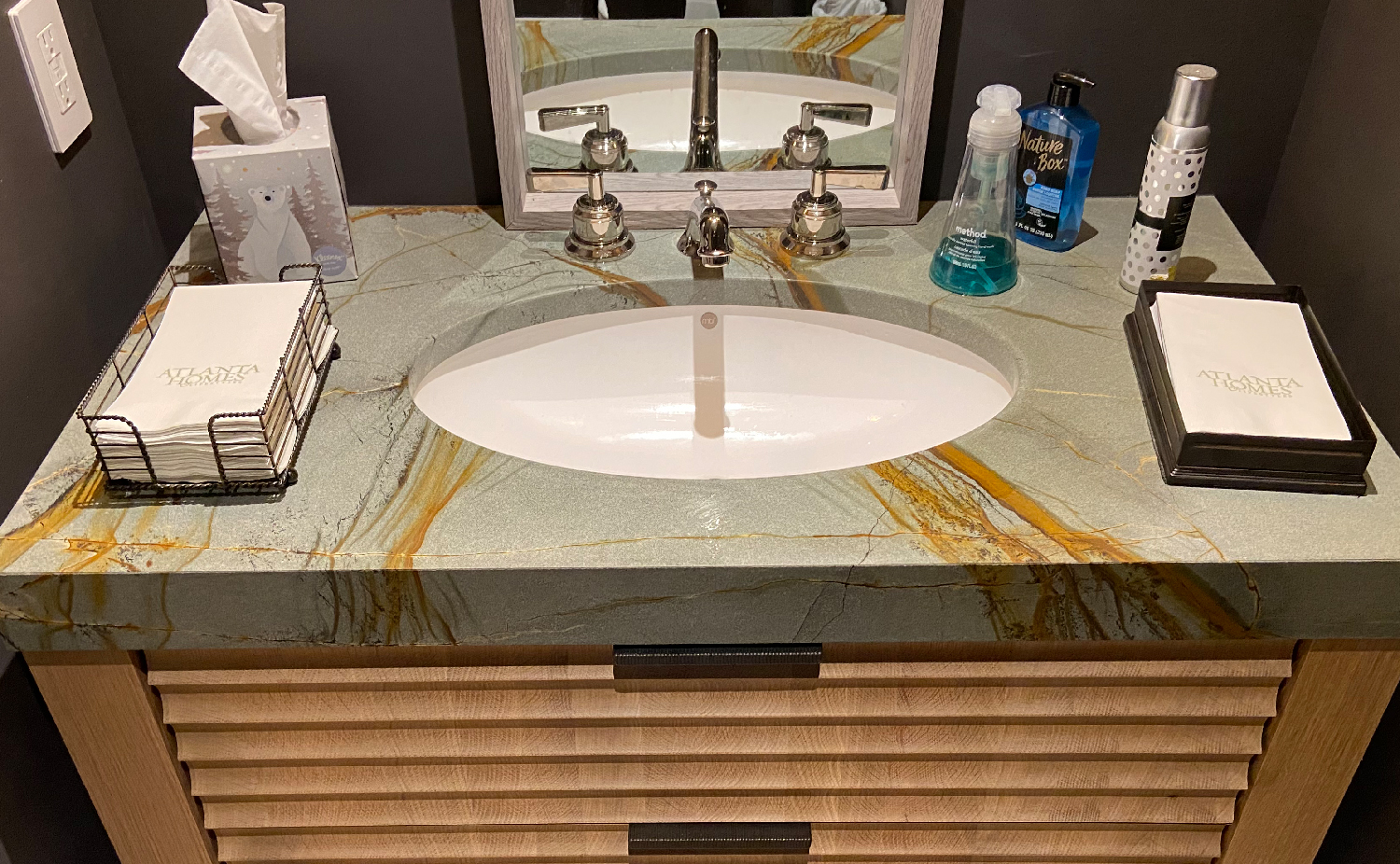 2019-holiday-showhouse – 2019 Ahl 12