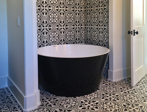Halo Black Freestanding Bathtub